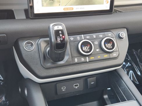 Certified 2022 Land Rover Defender 110 SE AWD/4WD image 20