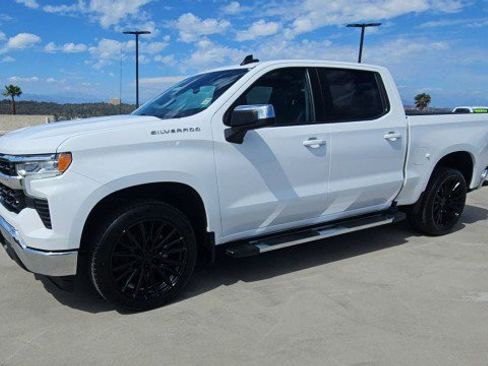 Used 2023 Chevrolet Silverado 1500 LT w/ Protection Package RWD image 4