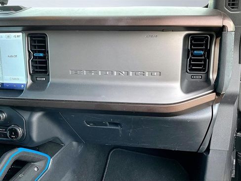 Used 2022 Ford Bronco Outer Banks w/ Sasquatch Package image 18