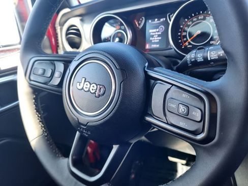 Used 2023 Jeep Wrangler Sport S image 15