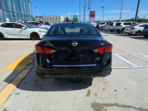 Used 2023 Nissan Altima 2.5 SV image 5