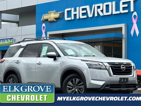 Used 2022 Nissan Pathfinder SV image 1