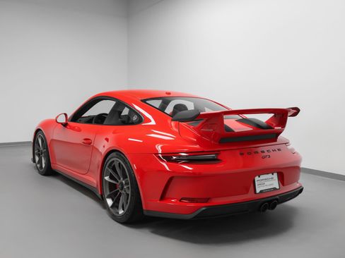 Certified 2018 Porsche 911 GT3 image 3