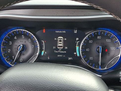 Certified 2024 Chrysler Pacifica Touring-L FWD image 26