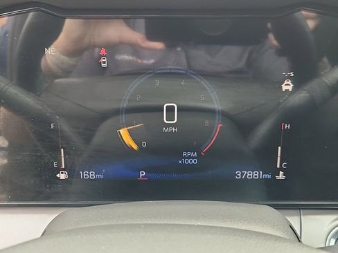 Used 2024 Chevrolet Trax LT w/ Driver Confidence Package FWD image 12