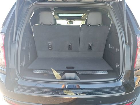 Used 2024 Chevrolet Tahoe Z71 w/ Luxury Package AWD/4WD image 11