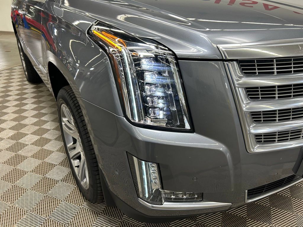 Used 2019 Cadillac Escalade Premium Luxury RWD image 5