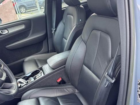 Used 2023 Volvo XC40 B5 Ultimate w/ Protection Package Premier AWD/4WD image 7