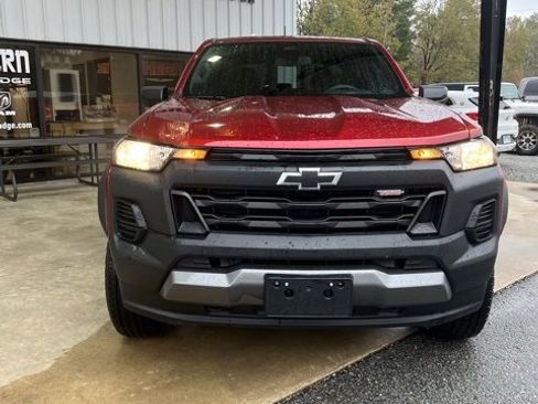 Used 2024 Chevrolet Colorado Trail Boss w/ Advanced Trailering Package image 3