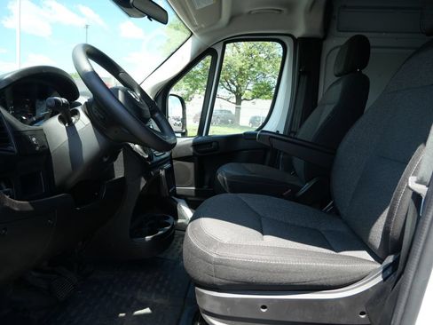 Used 2023 RAM ProMaster 2500 FWD image 12