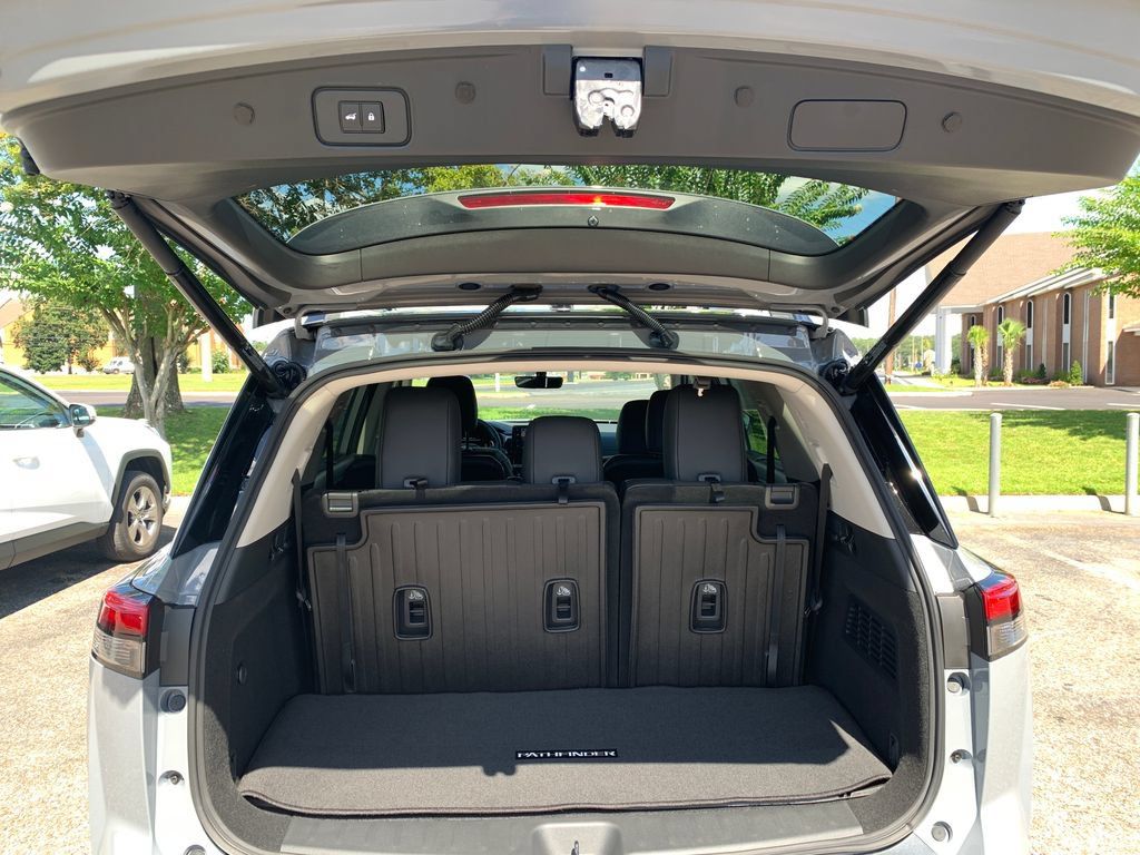 New 2026 Nissan Pathfinder Platinum FWD image 6