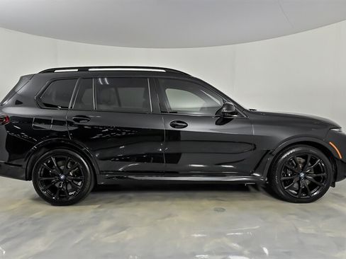 Used 2025 BMW X7 M60i AWD/4WD image 11