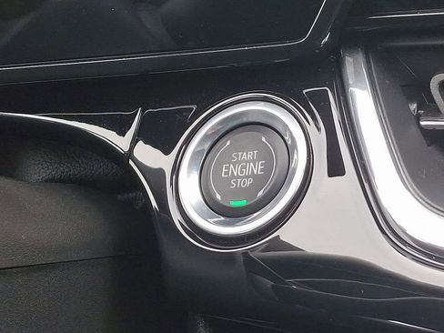 Certified 2025 Chevrolet Trax RS w/ Driver Confidence Package image 24