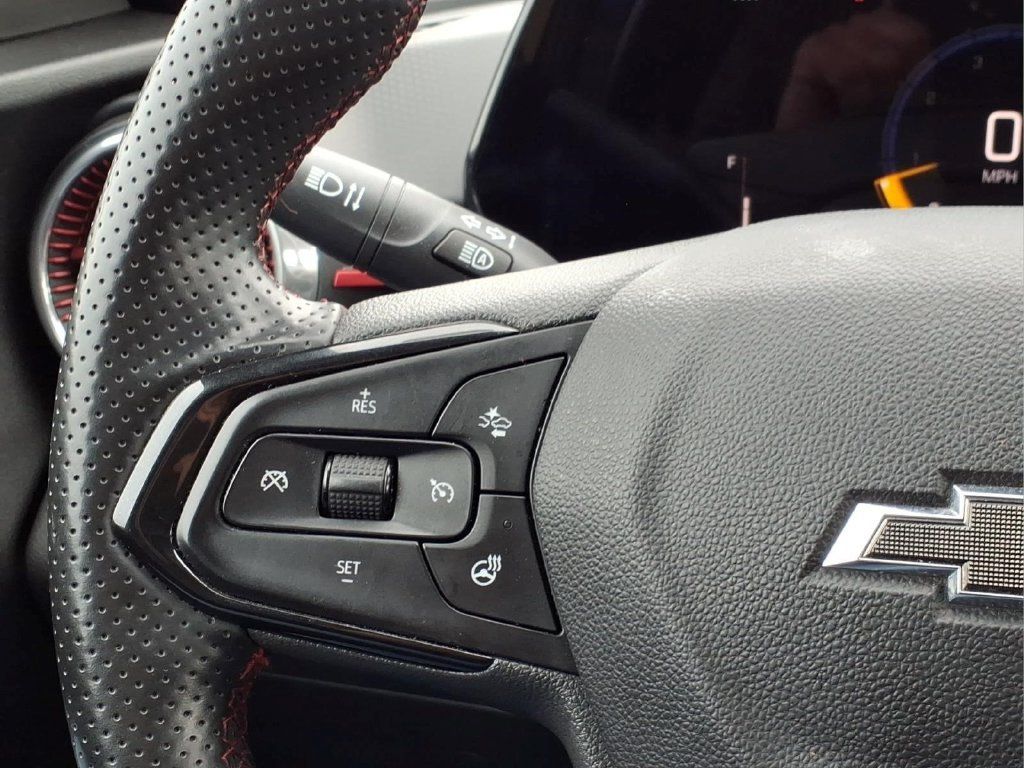 Used 2024 Chevrolet Trax RS w/ Driver Confidence Package FWD image 19