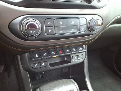 Used 2021 GMC Canyon AT4 w/ Driver Alert Package AWD/4WD image 33