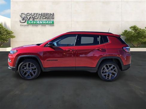 New 2026 Jeep Compass Latitude image 2