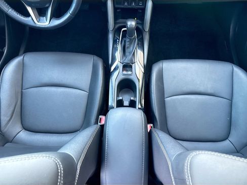 Used 2024 Toyota Corolla Cross XLE w/ Convenience Package FWD image 16