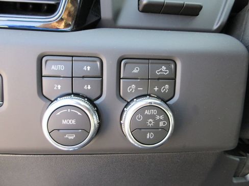 New 2026 GMC Sierra 2500 AT4 w/ AT4 Premium Plus Package AWD/4WD image 18