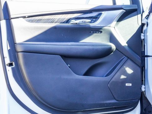 Used 2020 Cadillac XT6 Premium Luxury image 11