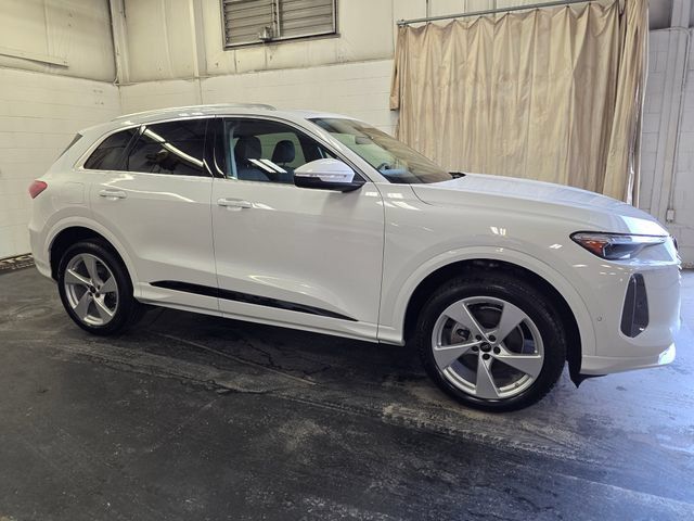 Certified 2025 Audi Q5 Premium Plus w/ Premium Plus AWD/4WD image 8