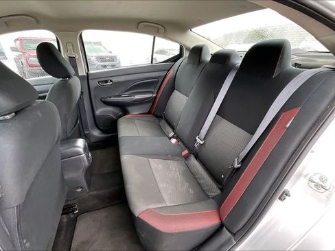 Used 2024 Nissan Versa SR FWD image 29