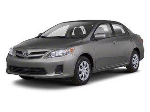 Used 2013 Toyota Corolla LE FWD image 1