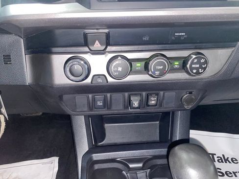 Used 2019 Toyota Tacoma SR5 AWD/4WD image 21