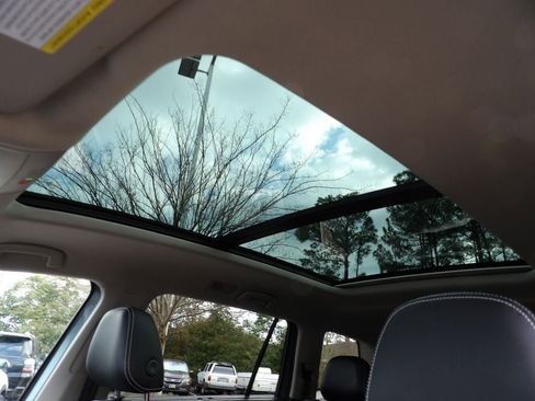 Used 2023 Volkswagen Atlas SEL image 15