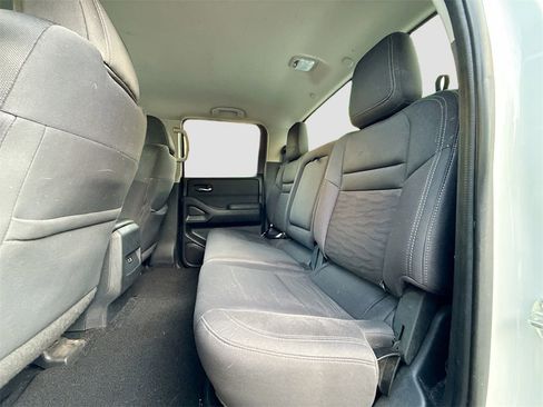 Used 2022 Nissan Frontier SV image 24