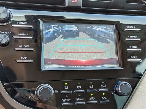 Used 2019 Toyota Camry LE FWD image 29