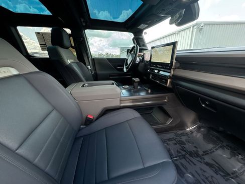 Used 2024 GMC Hummer EV 3X w/ Omega Edition image 31