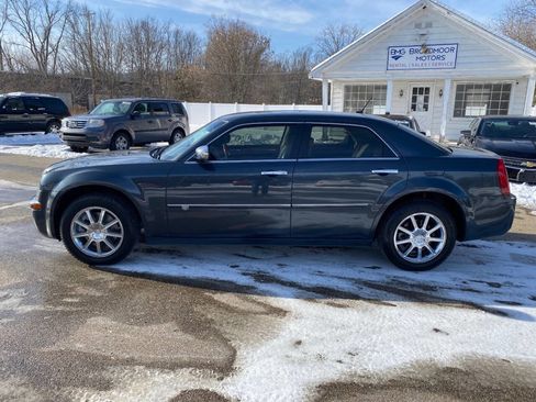Used 2008 Chrysler 300 C w/ Protection Group II image 2