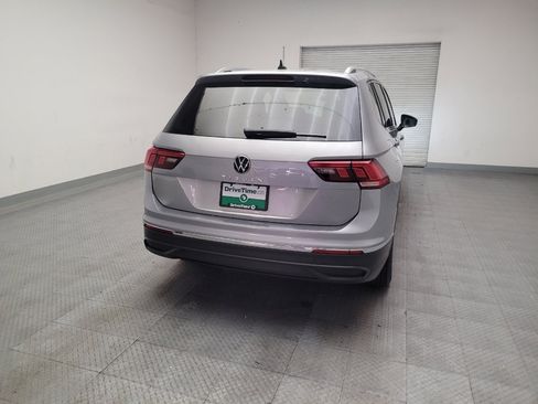 Used 2023 Volkswagen Tiguan SE w/ Panoramic Sunroof Package FWD image 7