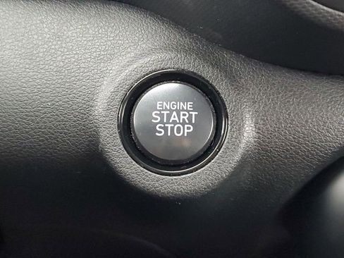 Used 2022 Hyundai Venue Limited image 28