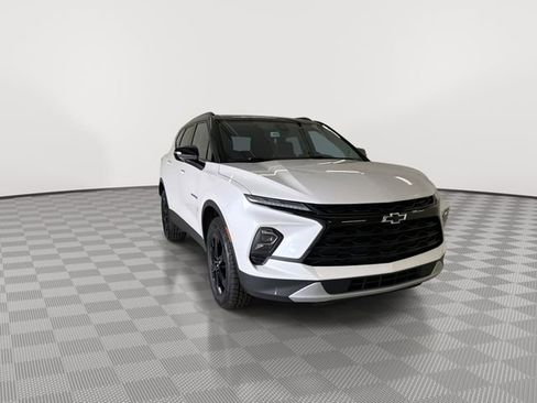 Certified 2024 Chevrolet Blazer LT w/ Midnight/Sport Edition FWD image 3