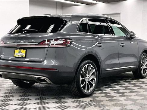 Used 2021 Lincoln Nautilus Reserve image 13