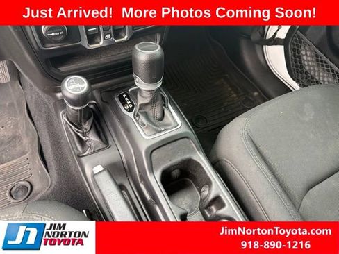 Used 2020 Jeep Gladiator Sport w/ Quick Order Package 24S AWD/4WD image 15