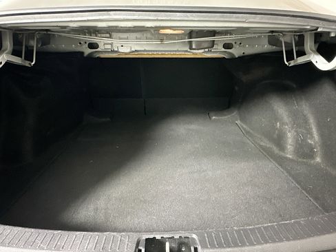 Used 2020 Toyota Corolla LE image 29