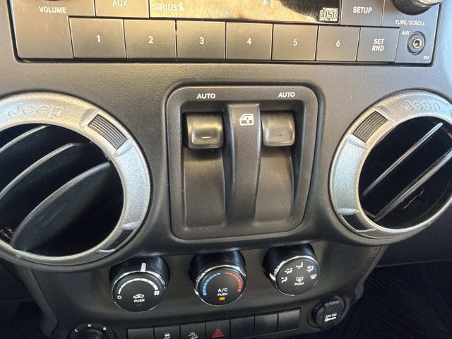 Used 2017 Jeep Wrangler Sport w/ Quick Order Package 24S AWD/4WD image 18