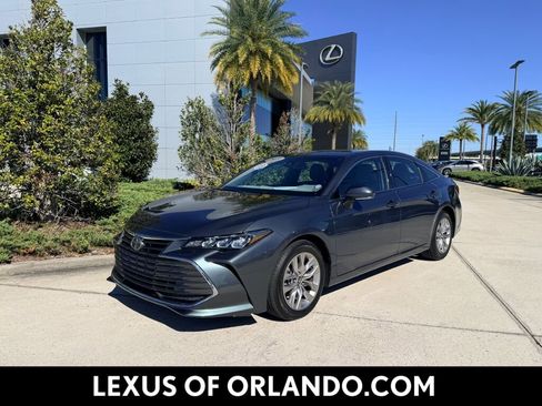 Used 2021 Toyota Avalon XLE image 1