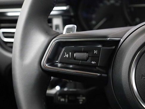 Certified 2026 Porsche Macan image 27