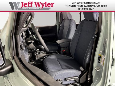 New 2026 Jeep Wrangler Unlimited Sahara w/ Rockslide Package AWD/4WD image 16