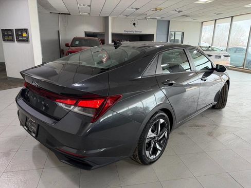 Used 2023 Hyundai Elantra SEL w/ Convenience Package image 11