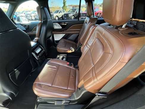 Certified 2023 Lincoln Aviator Reserve w/ Equipment Group 201A image 22