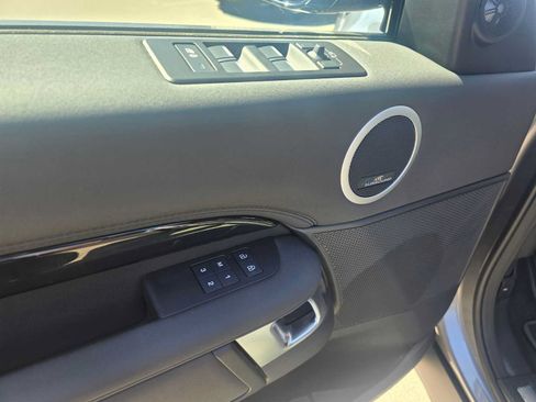 Used 2025 Land Rover Discovery S AWD/4WD image 22
