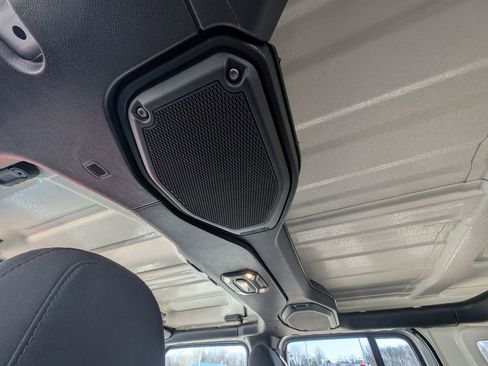 Used 2023 Jeep Wrangler Sahara image 19