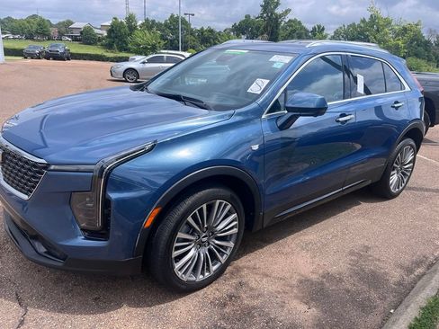 Used 2024 Cadillac XT4 Premium Luxury w/ Active Safety Package FWD image 1