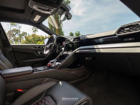 Used 2021 Lamborghini Urus AWD/4WD image 60