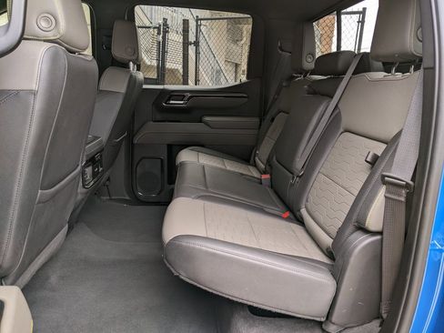 Used 2023 Chevrolet Silverado 1500 ZR2 w/ Technology Package image 25