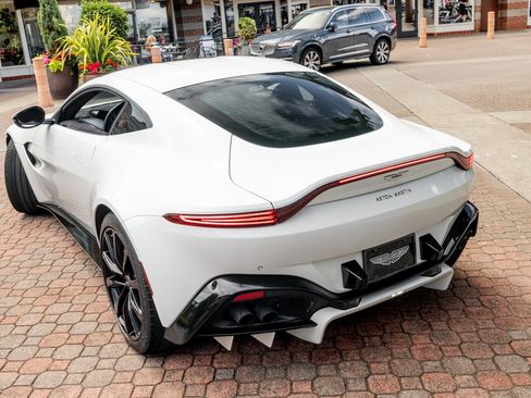 Used 2020 Aston Martin V8 Vantage Coupe RWD image 39